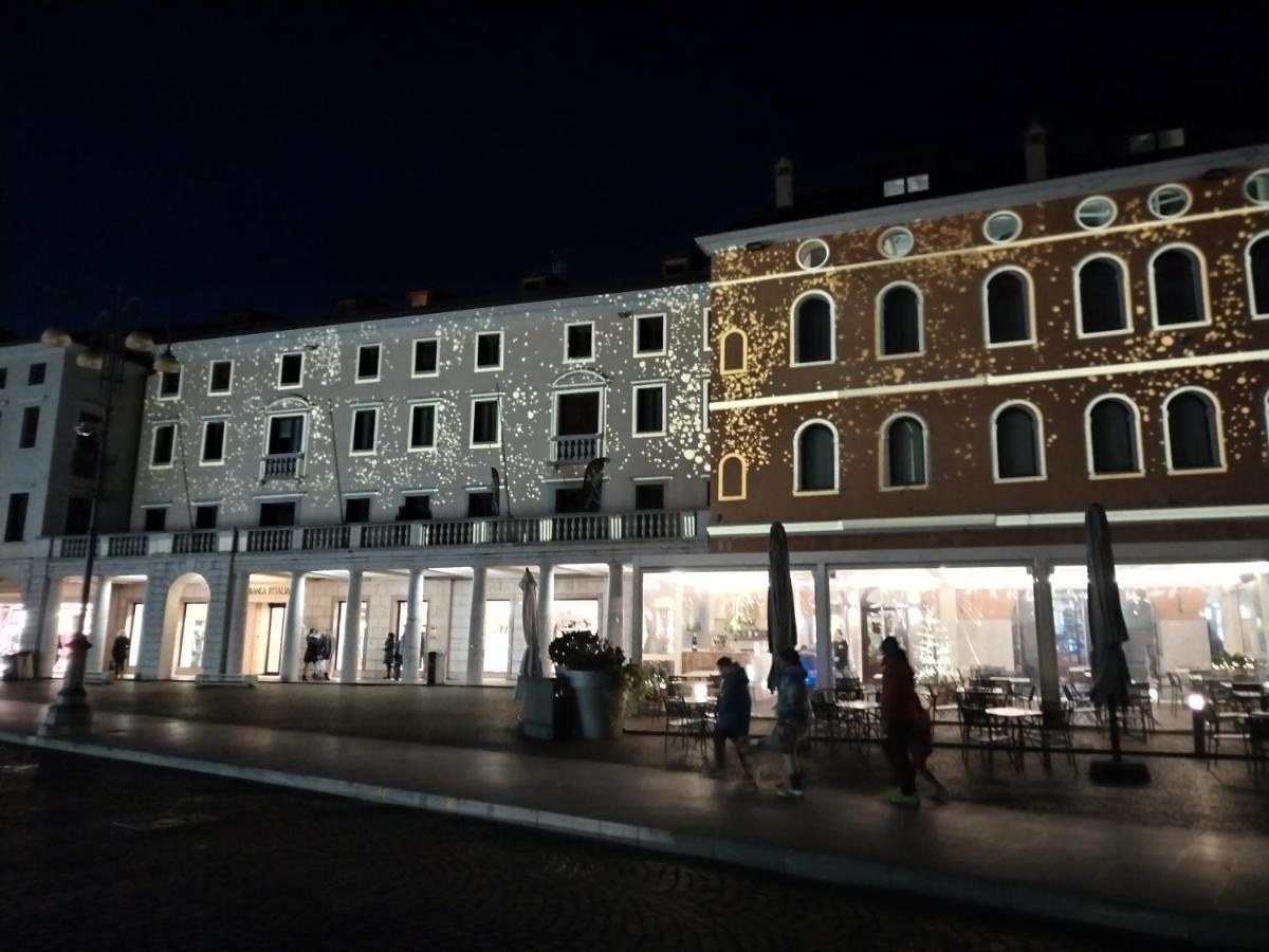 Il Vicolo_Carinissimo Appartamento In Centro Storico, Zona Giorno Mansardata Belluno Ngoại thất bức ảnh
