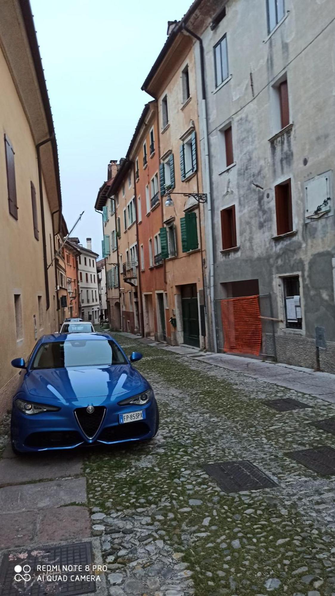 Il Vicolo_Carinissimo Appartamento In Centro Storico, Zona Giorno Mansardata Belluno Ngoại thất bức ảnh